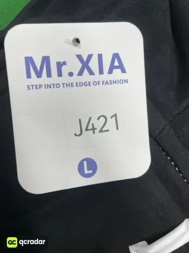 黑色