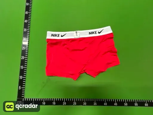 红色