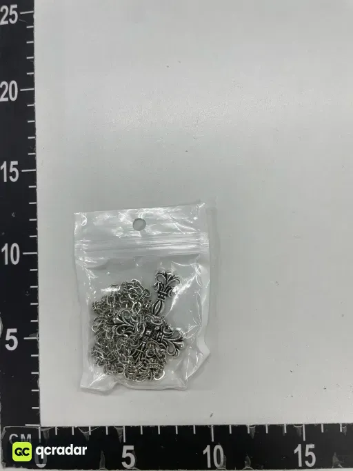 字母链镂空十字架