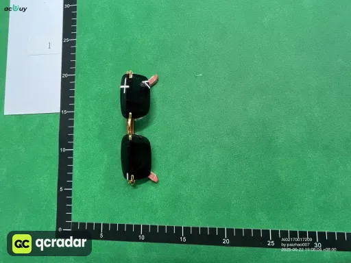 C1 金框黑片