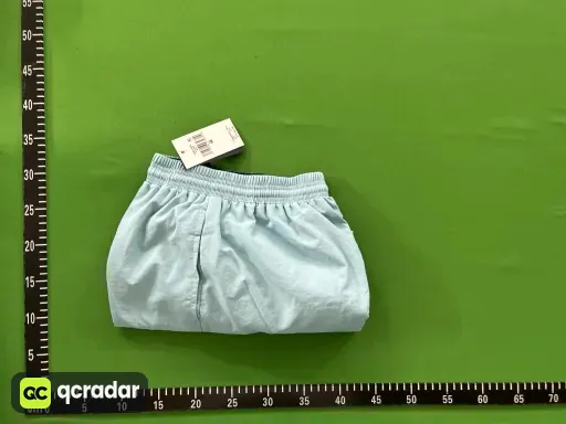 浅蓝色