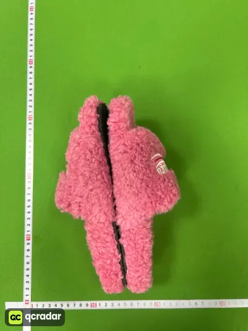 玫红色
