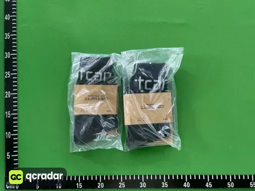 黑色白英文