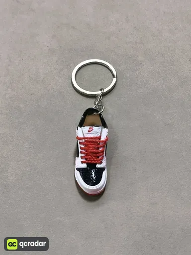 122.white black red