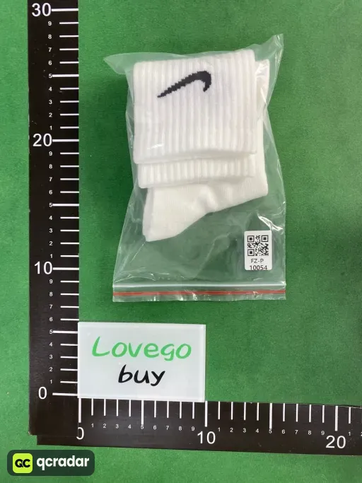 White long tube [thin]]