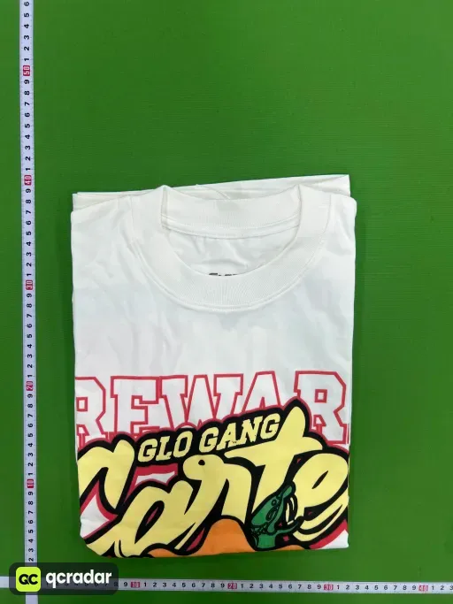 白色短袖
