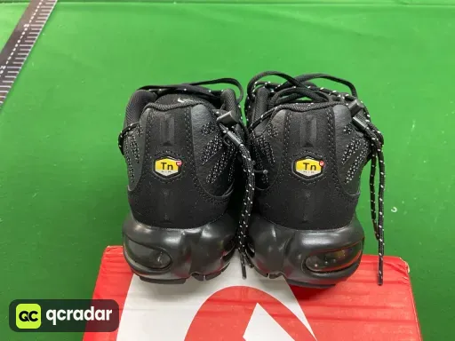 01 black