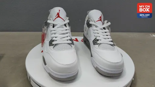 aj4-white oreo
