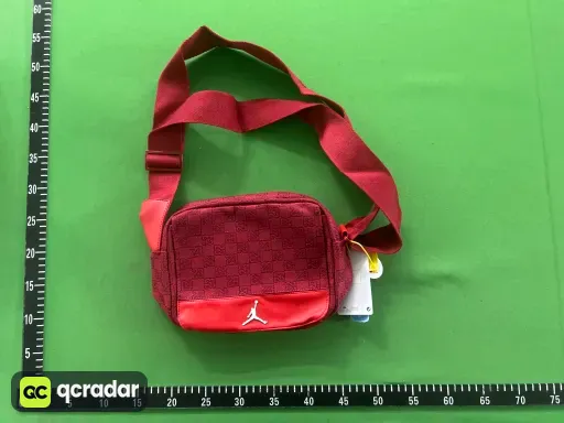 红色