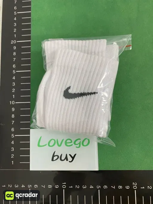 White l on the bottom of the towel [long tube card 42-46]