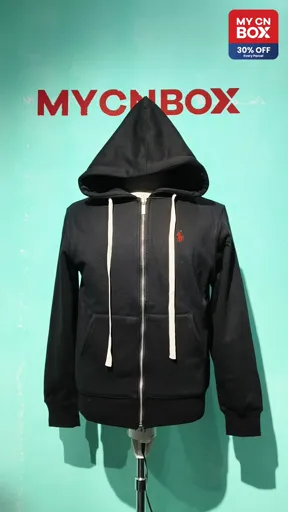 W001 black red label