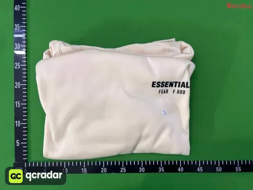 浅卡其色