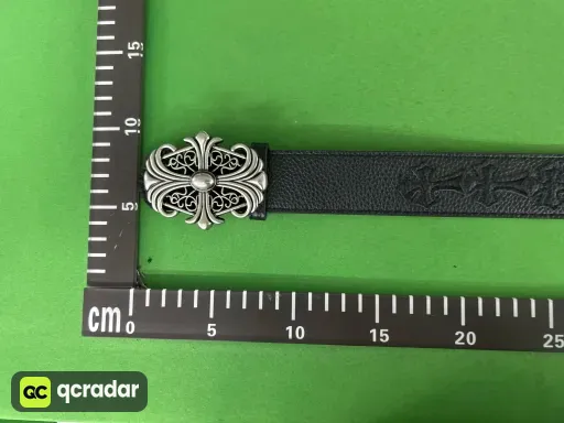 【15个黑色十字黑底，方十字】皮带