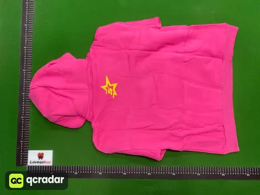 玫红色