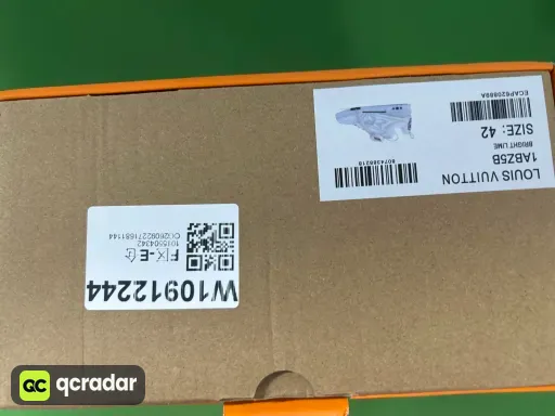 四叶草灰色