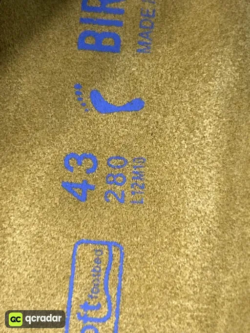 黑色绒面