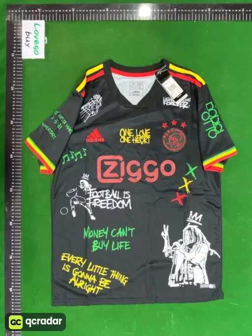21-22 ajax graffiti
