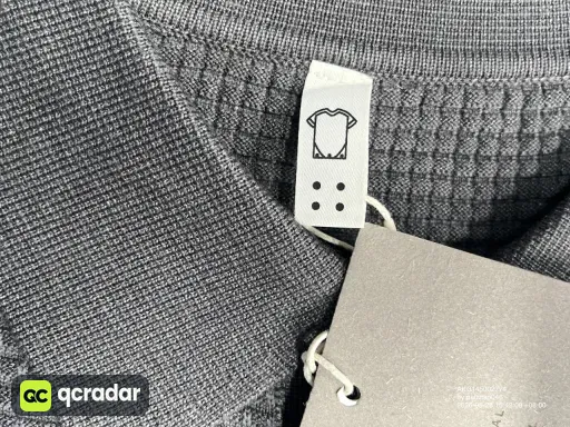 灰色