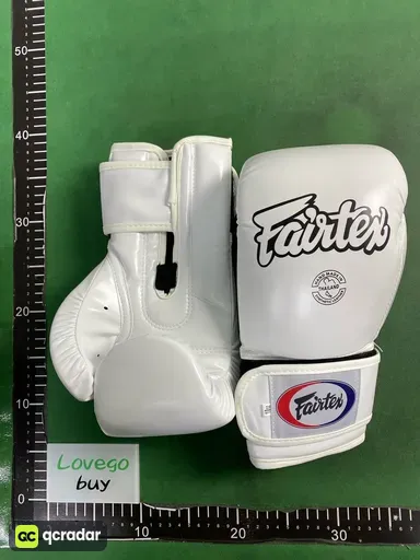 Boxing gloves size: 10oz