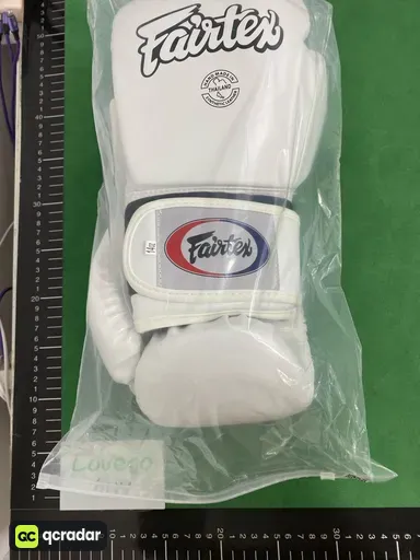 Boxing gloves size: 14oz