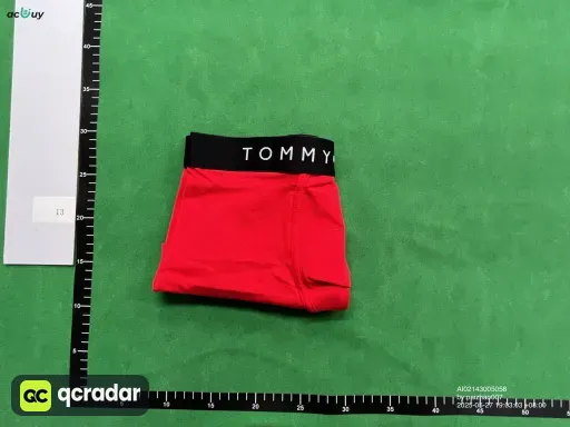 红色