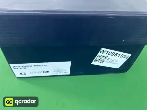 B22 03 白色