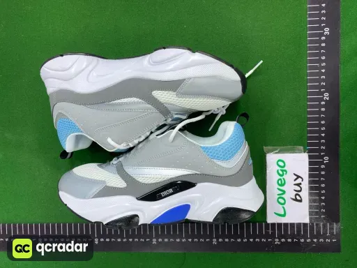 B22 01 white blue