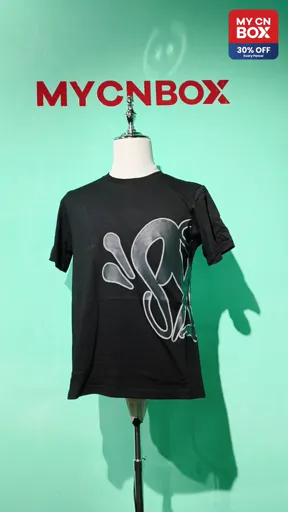 Black short sleeves