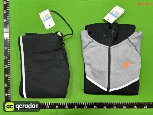 黑拼烟灰