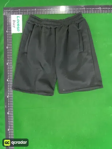 黑色短裤