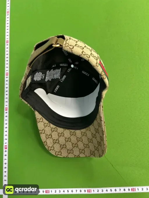 卡其色皮顶