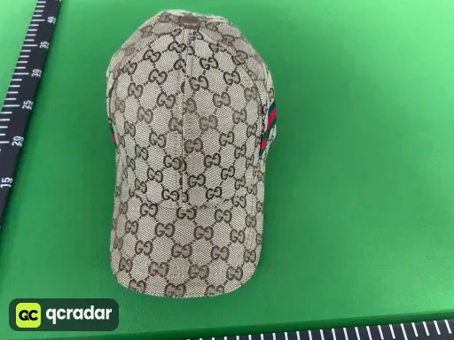 卡其色皮顶