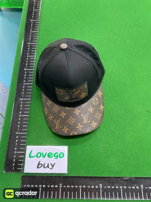 Medium leather letters black
