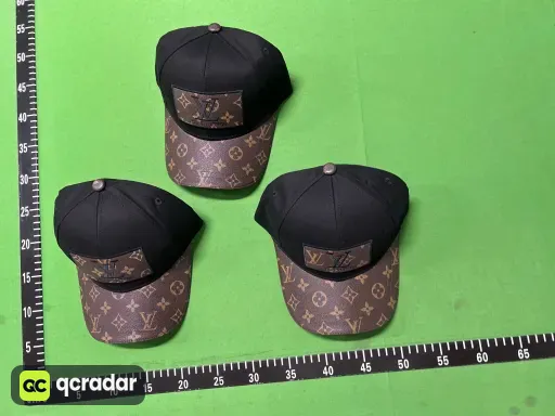 中皮字母黑色