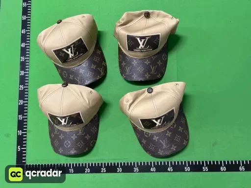 中皮字母卡其