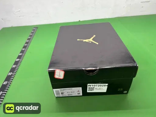 001黑白