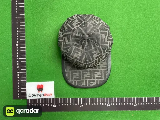 黑色皮边
