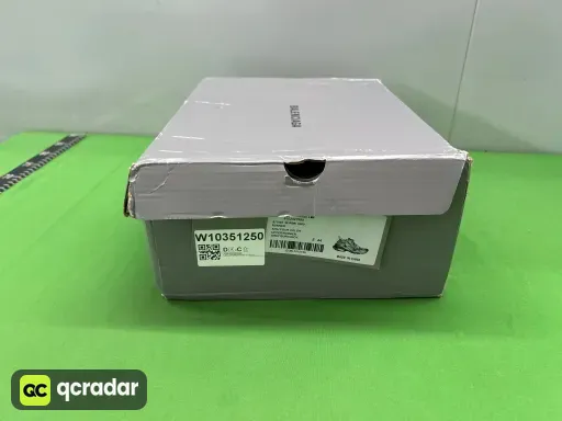 灰白红