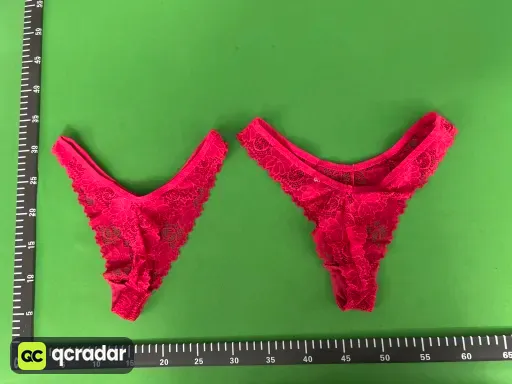 红色
