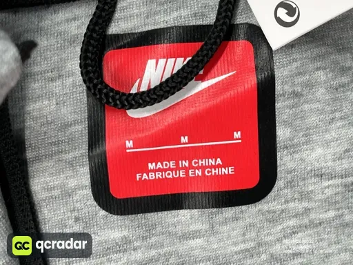 灰色外套
