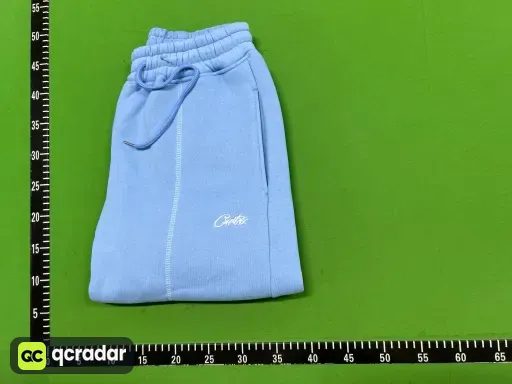 C363浅蓝色字母刺绣