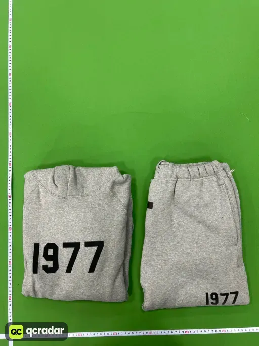 1977深燕麦帽衫+束脚卫裤
