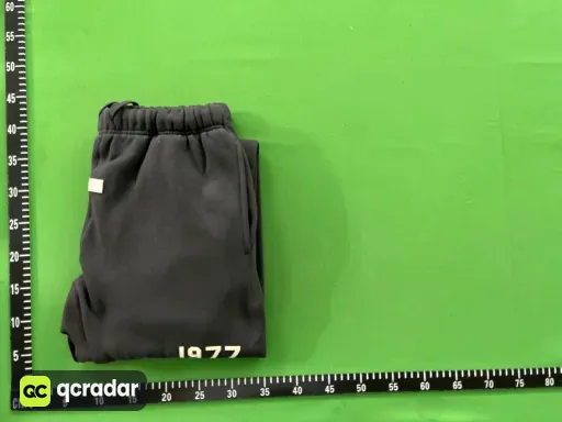 1977铁黑色束脚卫裤