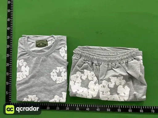 灰色发泡套装