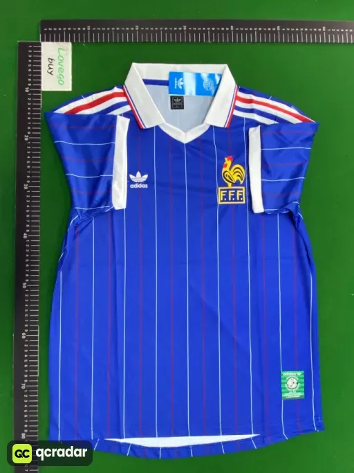 82 france home court