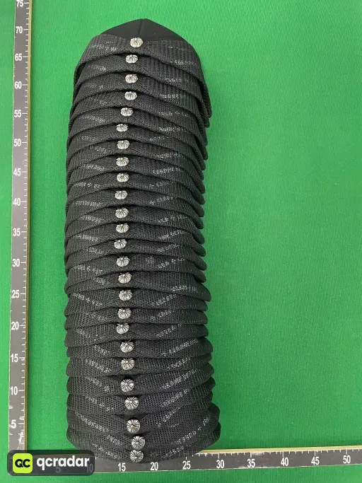 罗欣红唇黑色