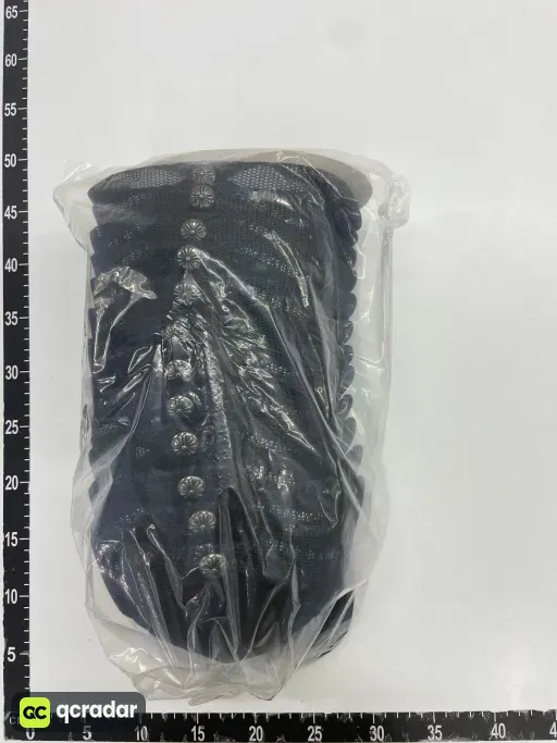 罗欣黑色