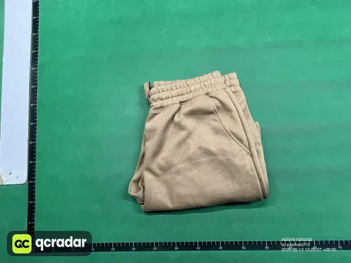 短裤驼色