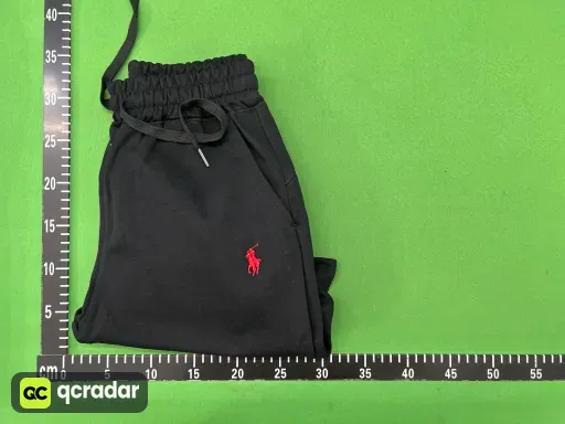 短裤黑色红标