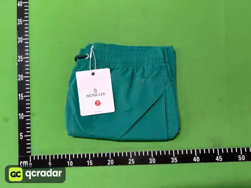 翠绿色
